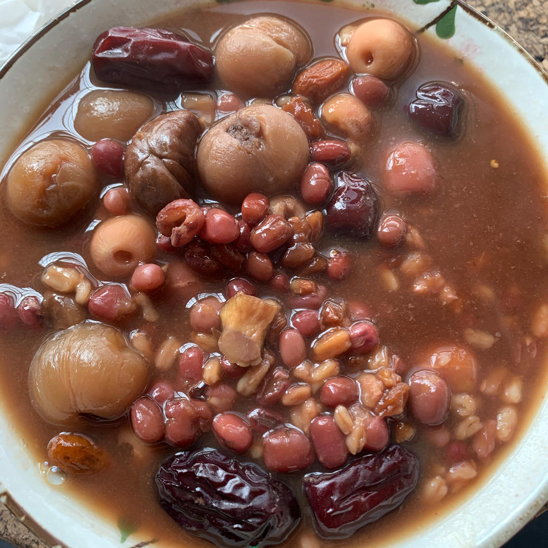 红豆桂圆银耳羹