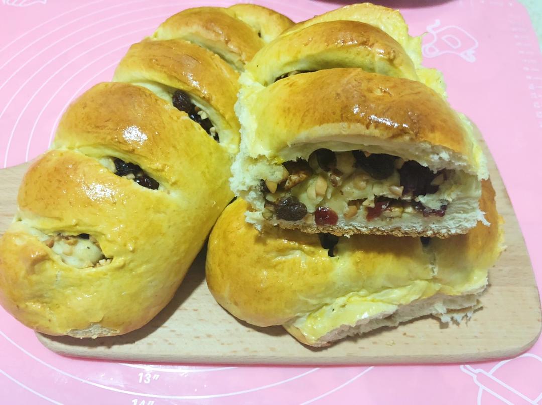 风靡代购店的新疆果仁大列巴