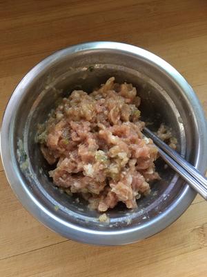 剩肉馅儿做简单营养的༄「紫菜丸子汤」༄的做法 步骤1