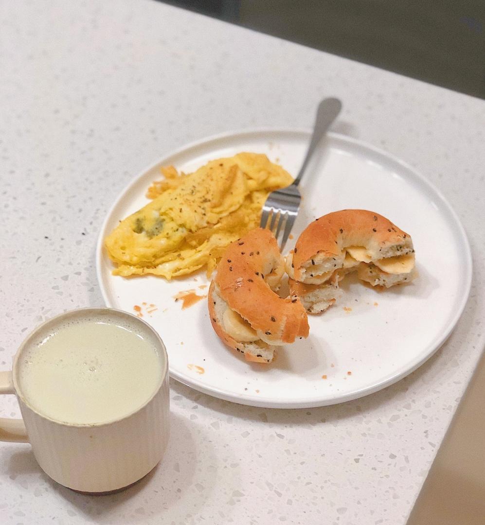 无油低糖的健康主食面包：芝麻贝果