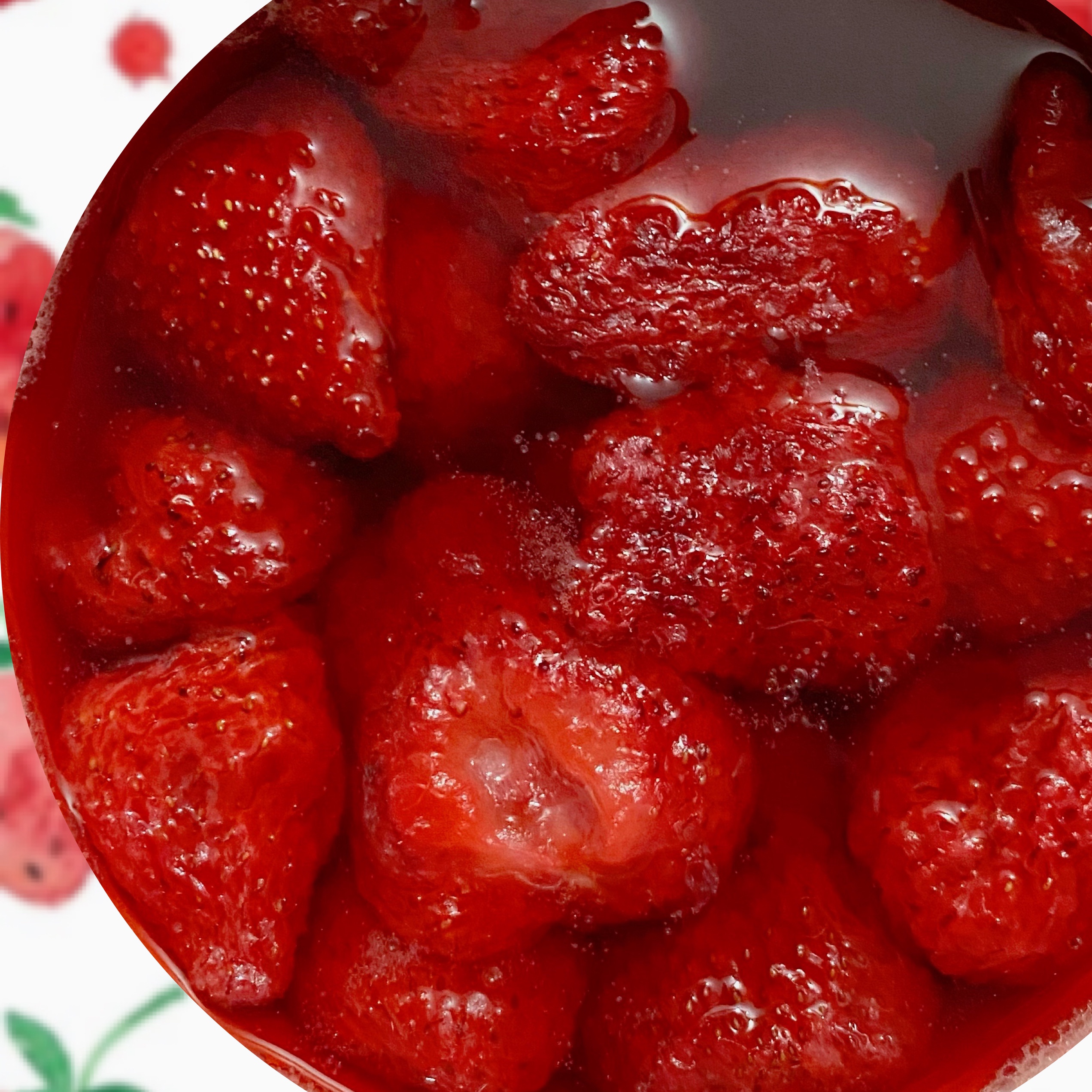 只需三步的餐后草莓糖浆的做法