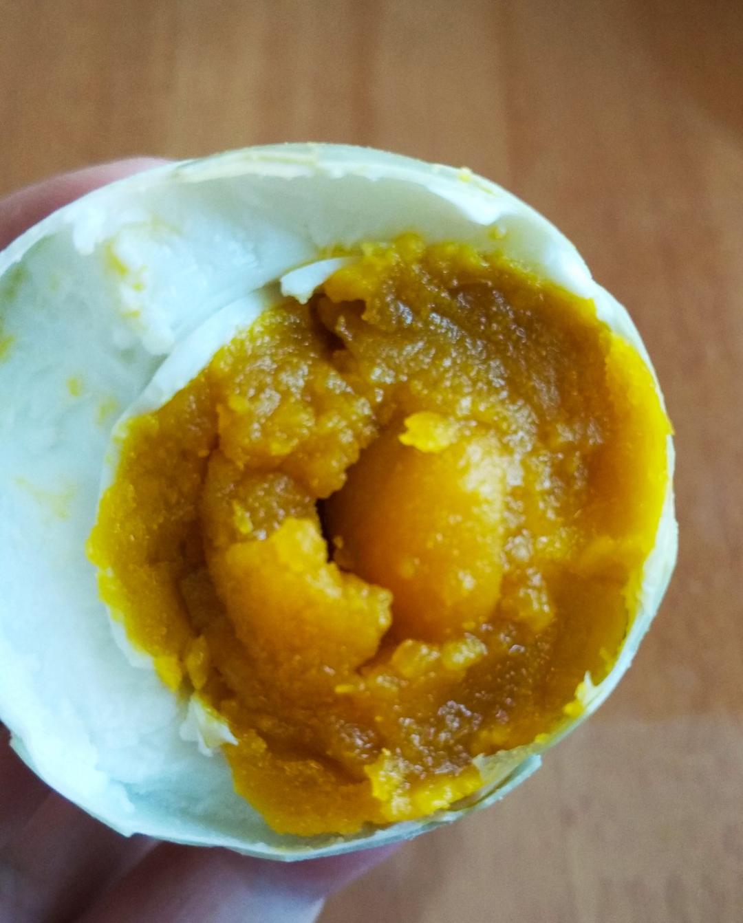 自制咸蛋： 100%出油起沙的咸蛋