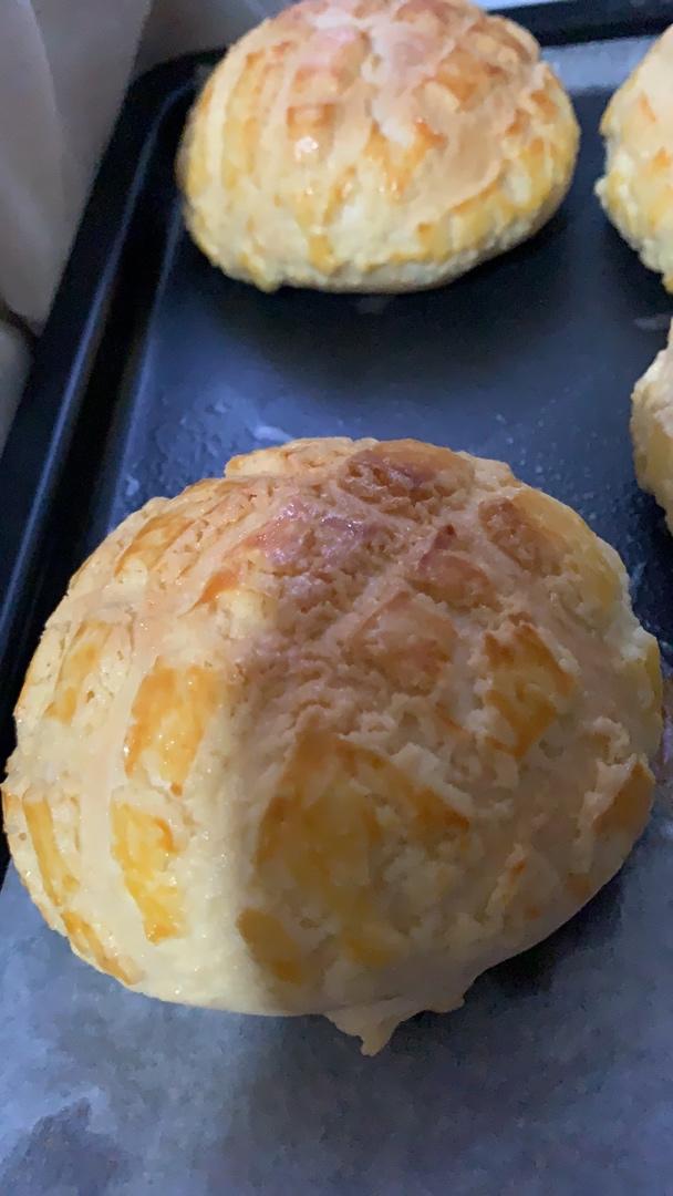 好吃到炸裂的港式菠萝包（附带制作酥皮的小视频）