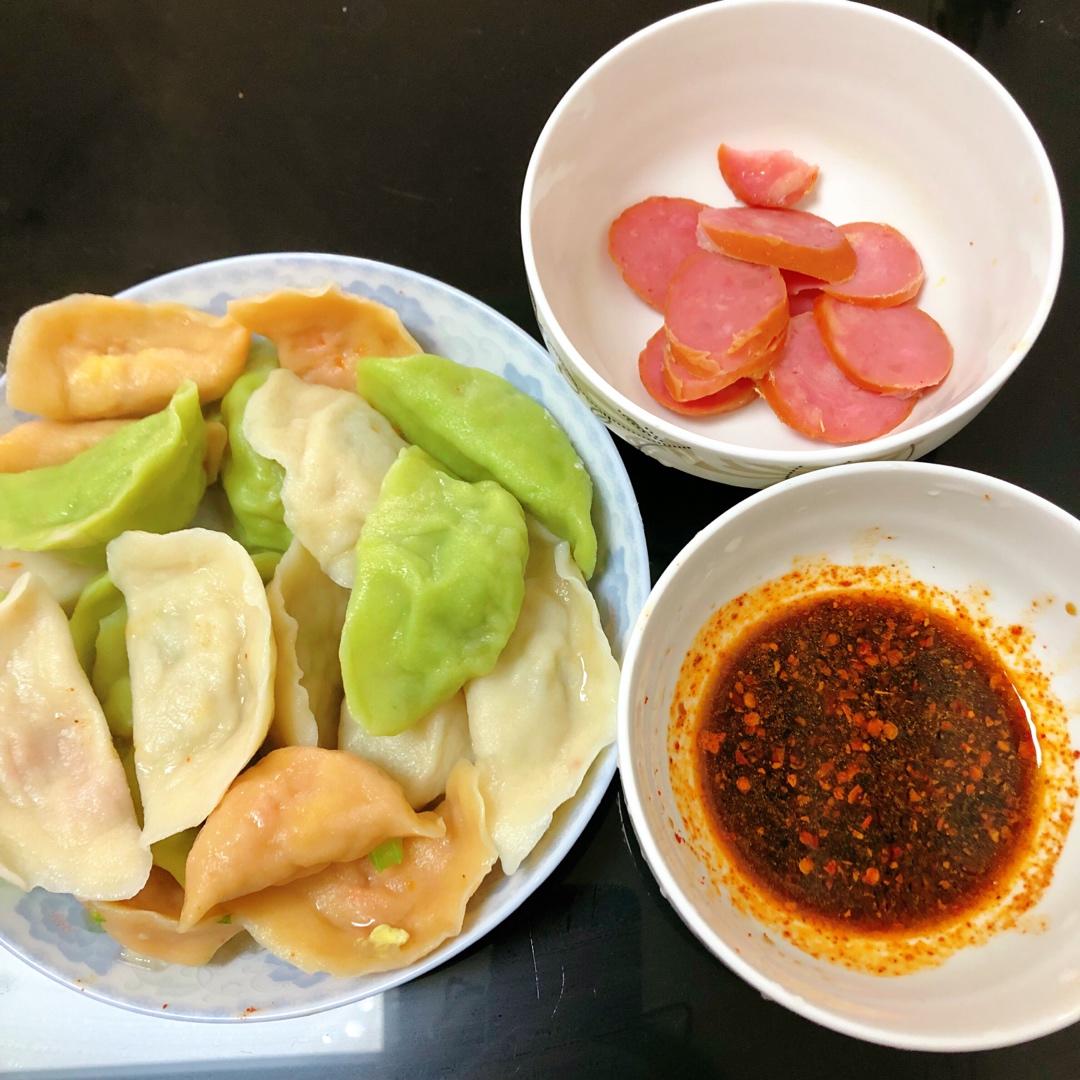 彩色饺子（蔬菜汁）