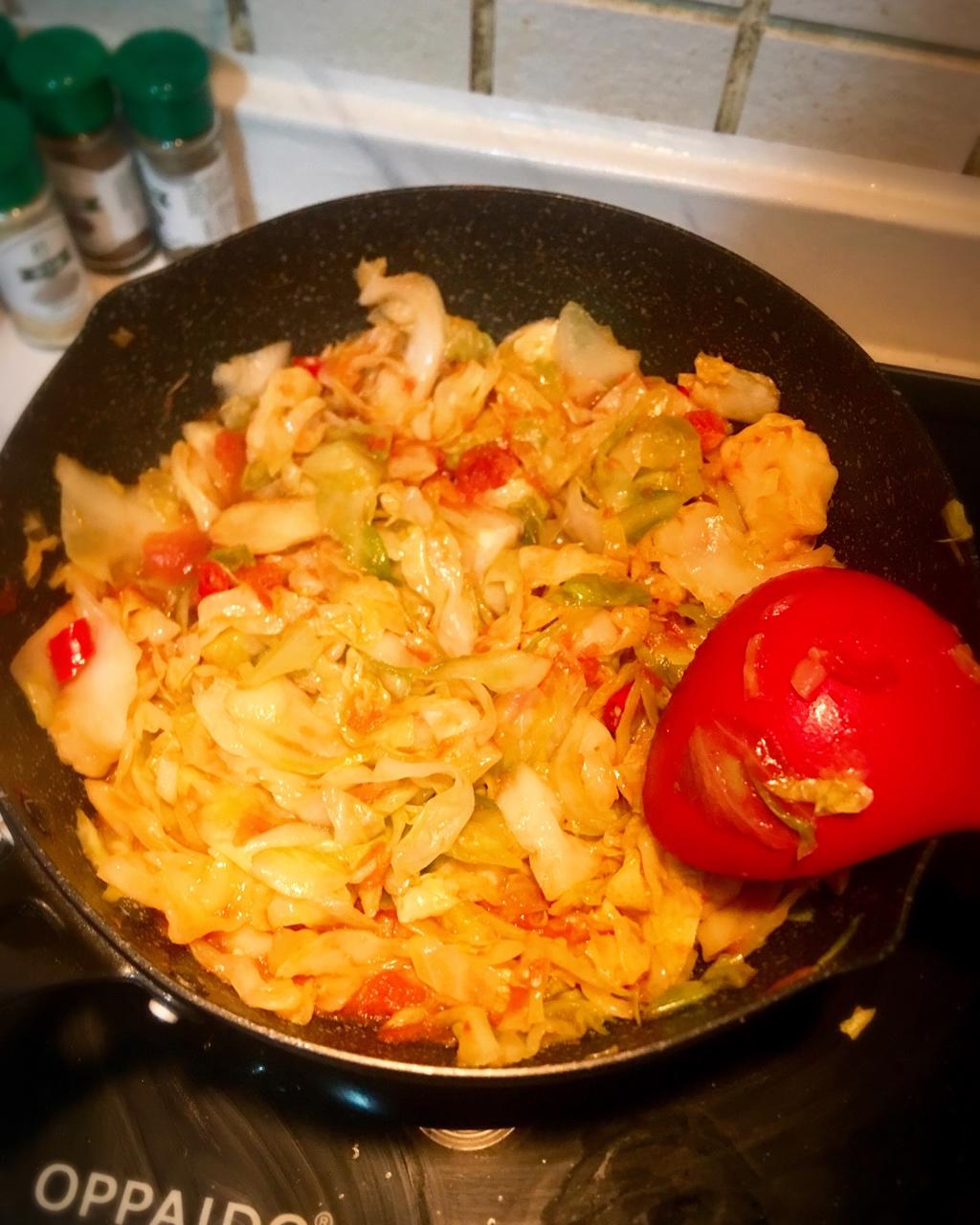 番茄炝炒圆白菜