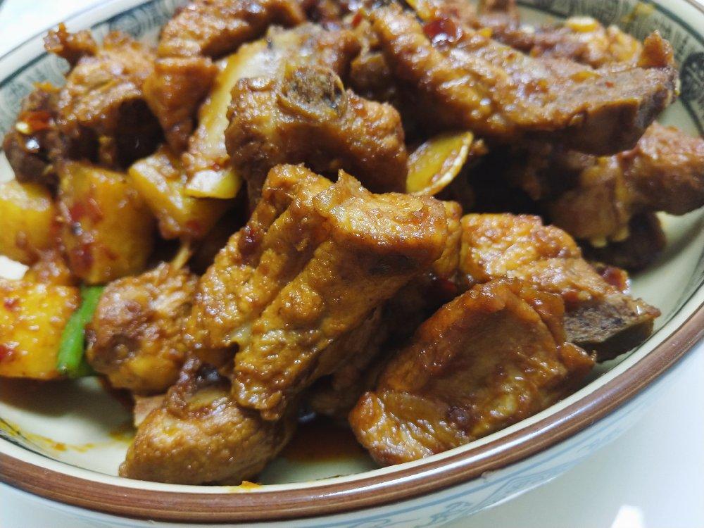 川味土豆烧排骨