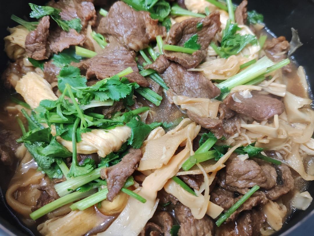 腐竹牛肉煲