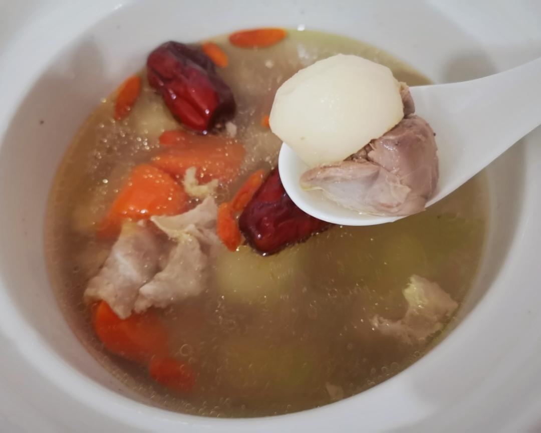 马蹄胡萝卜炖鸡汤