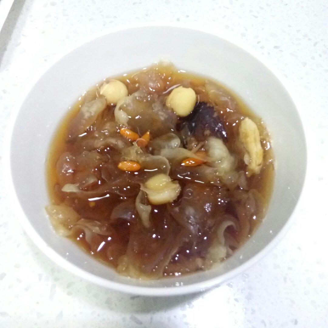 银耳百合莲子羹