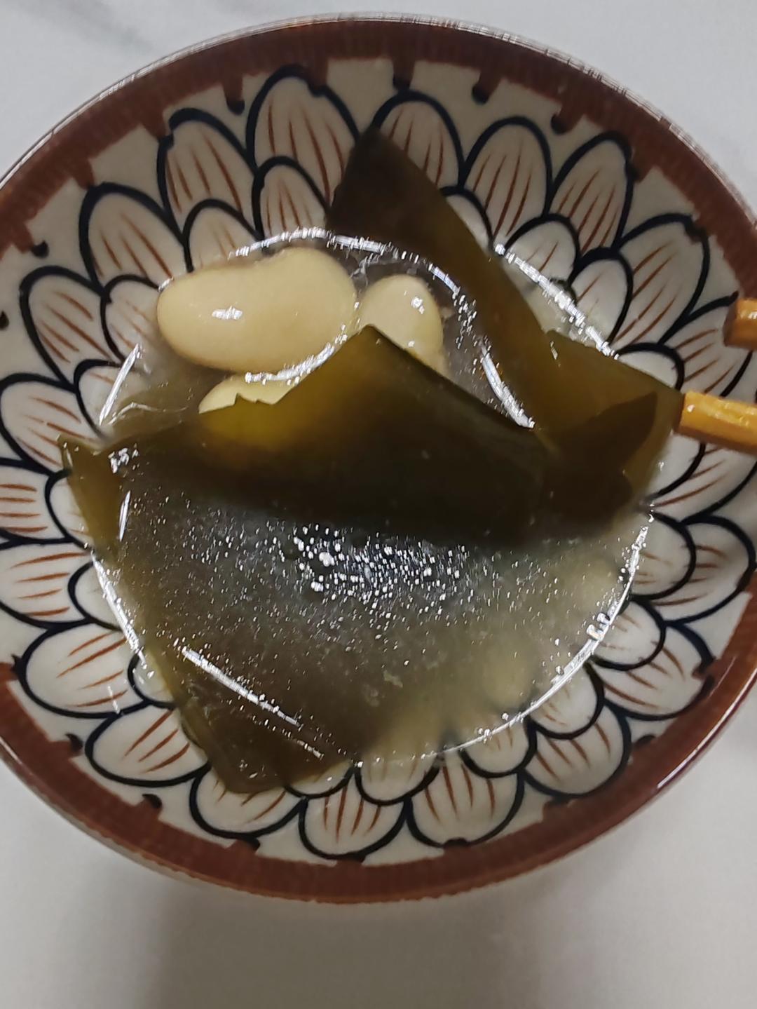 教你轻松做出一碗口感超棒的黄豆海带排骨汤