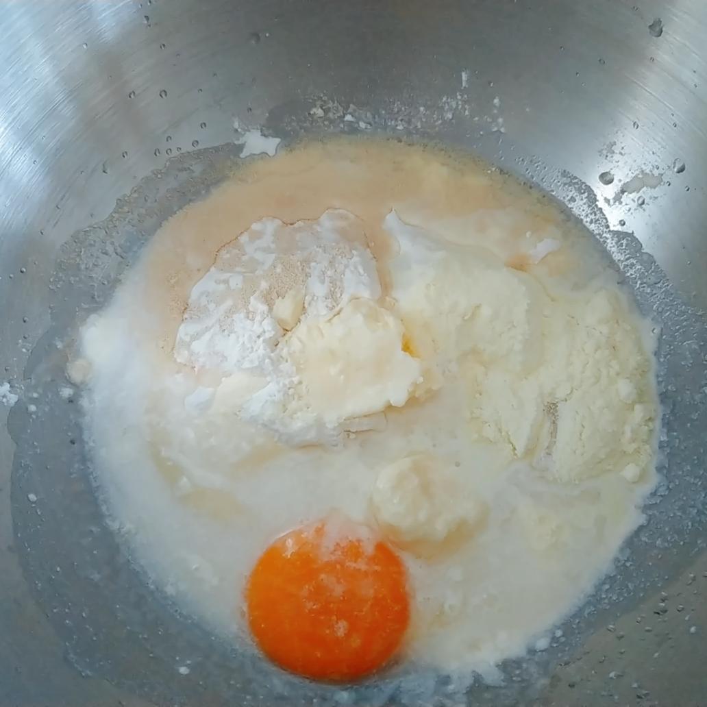 纯奶手撕吐司的做法 步骤1