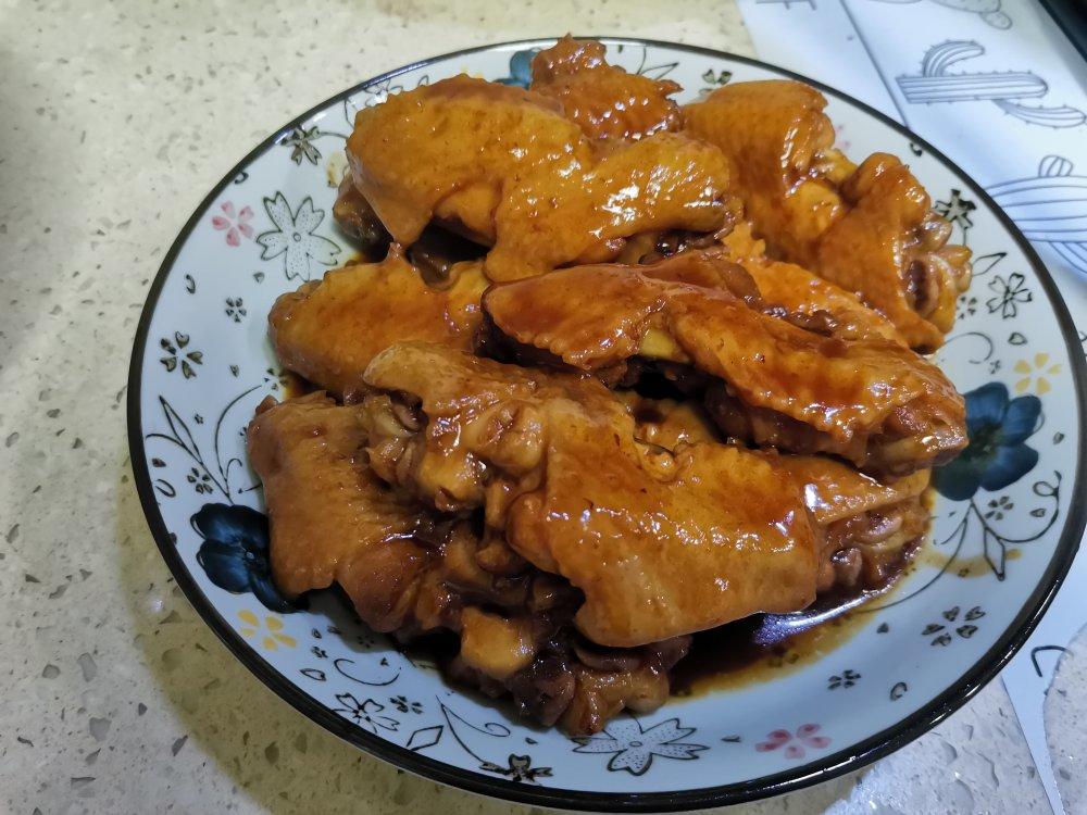 厨师长教你：“可乐鸡翅”的家常做法，味道鲜嫩可口，先收藏起来