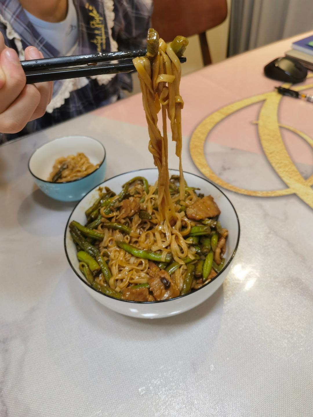 芸豆，红烧肉焖面