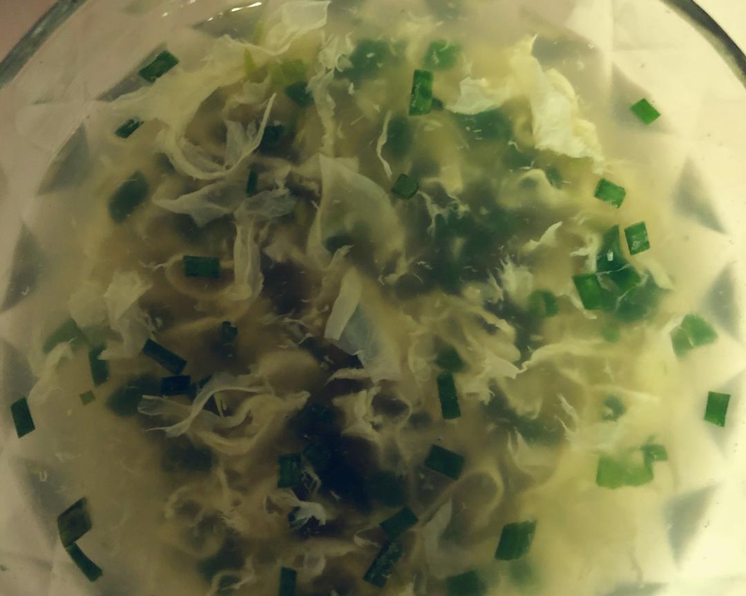 二香（香椿香葱）鸡蛋汤