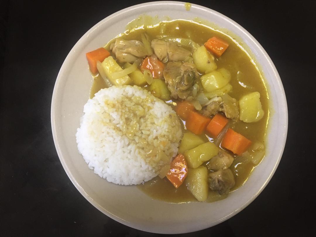 咖喱鸡肉饭