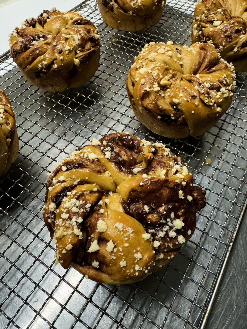 秋冬美拉德系面包——咖啡榛果卷
