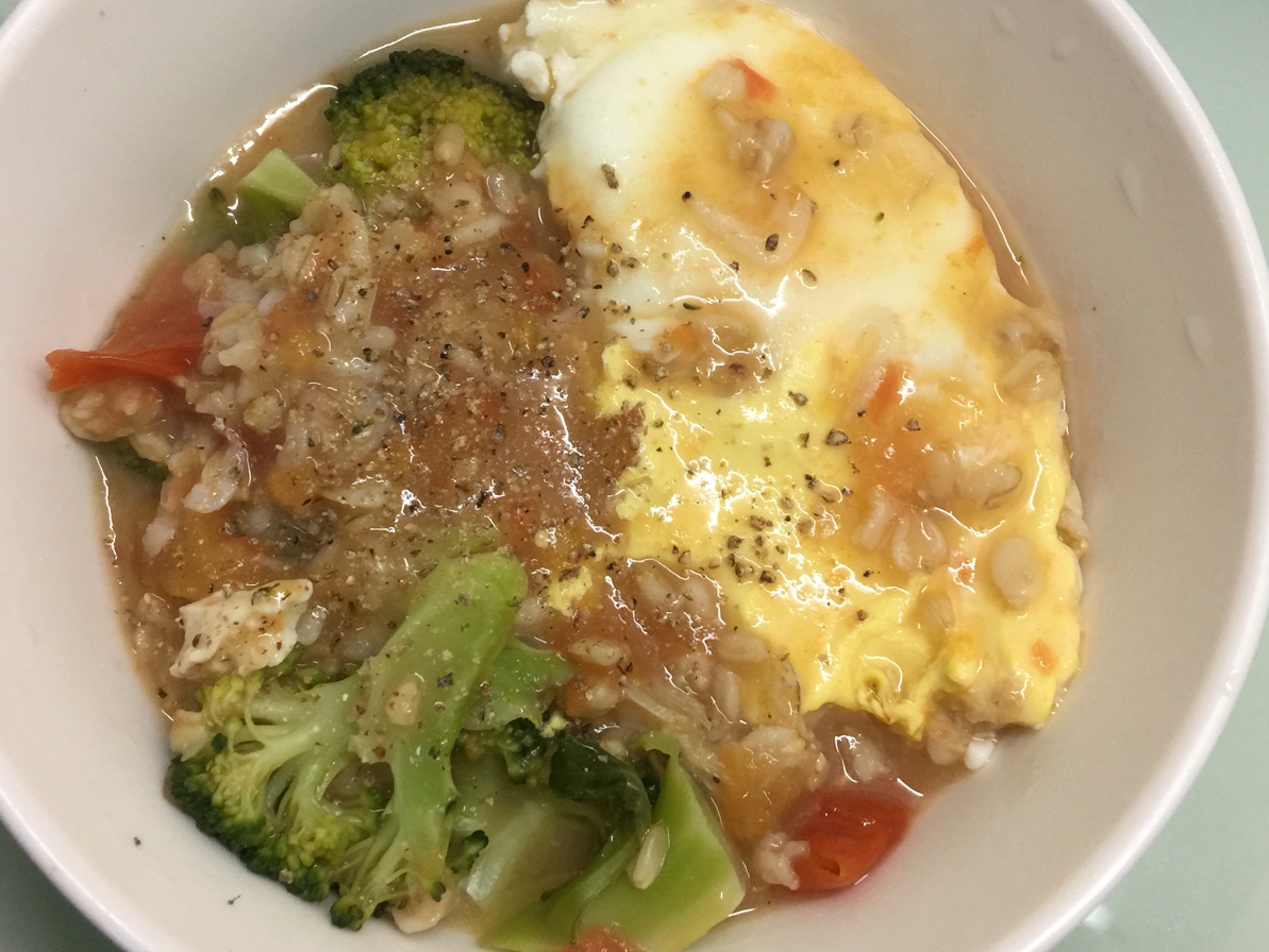 番茄雞蛋燕麥粥（減肥低卡美容健康早餐）的做法