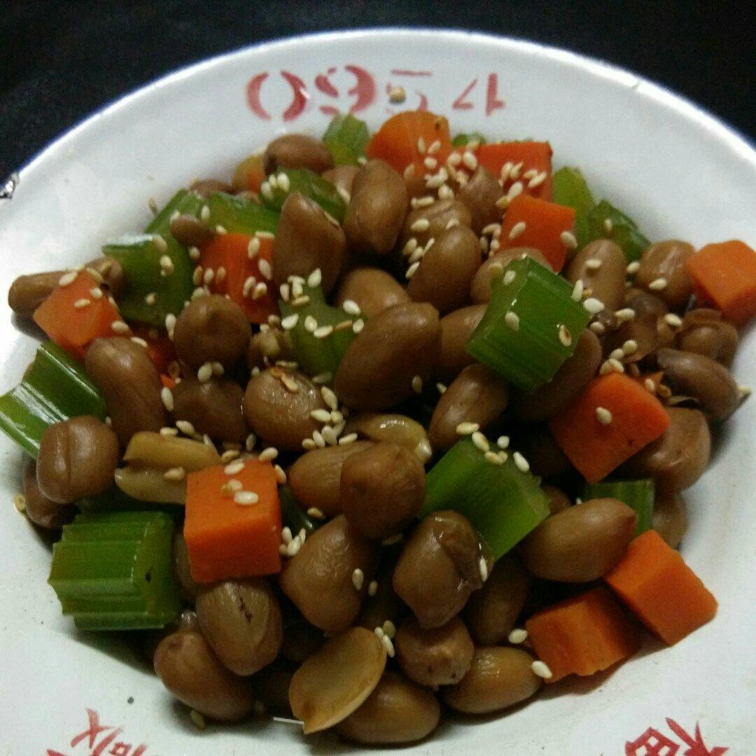 凉拌西芹花生胡萝卜