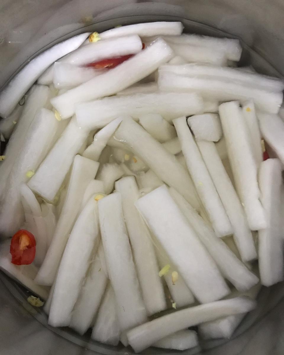 酸酸甜甜辣辣爽口萝卜条