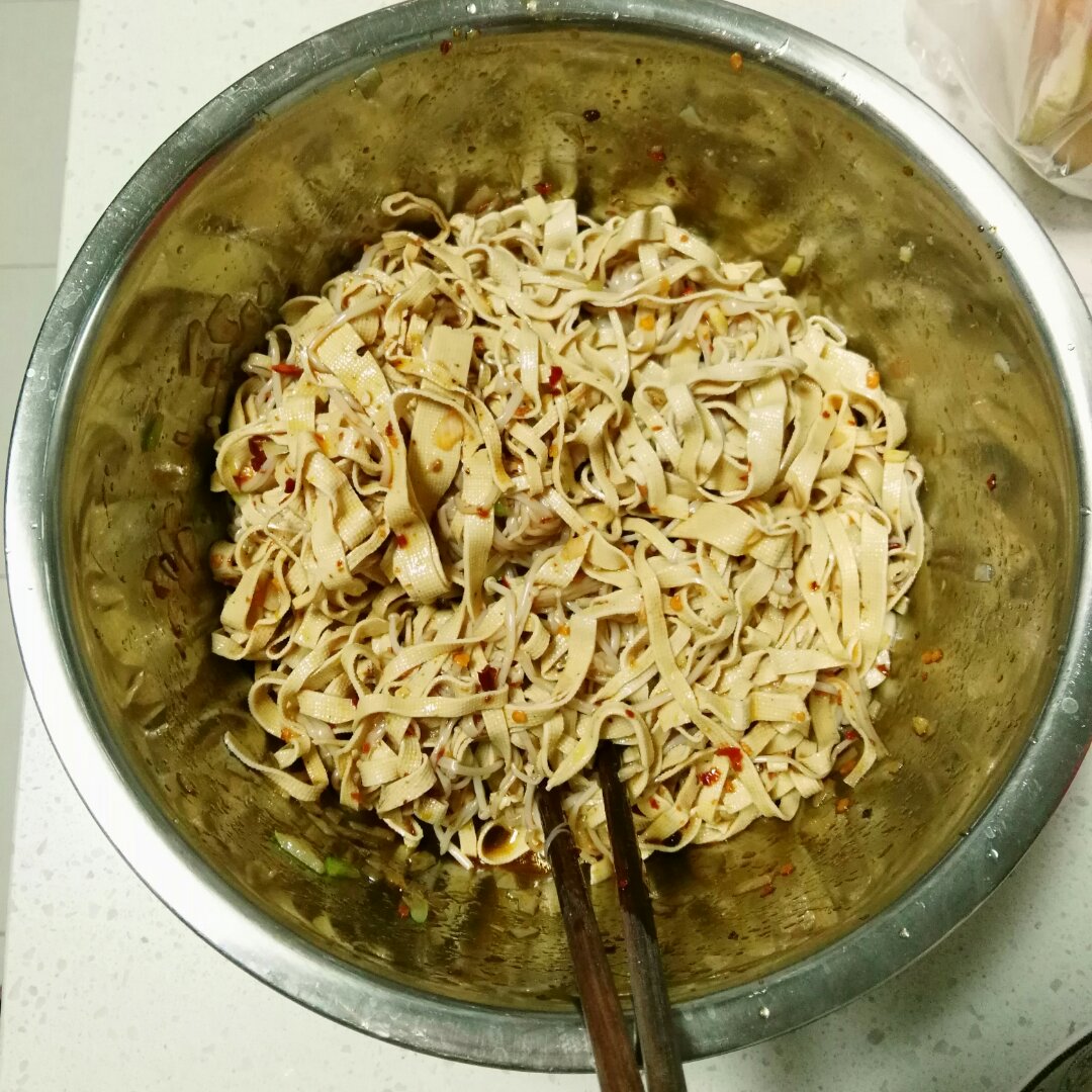 金针菇拌豆腐丝