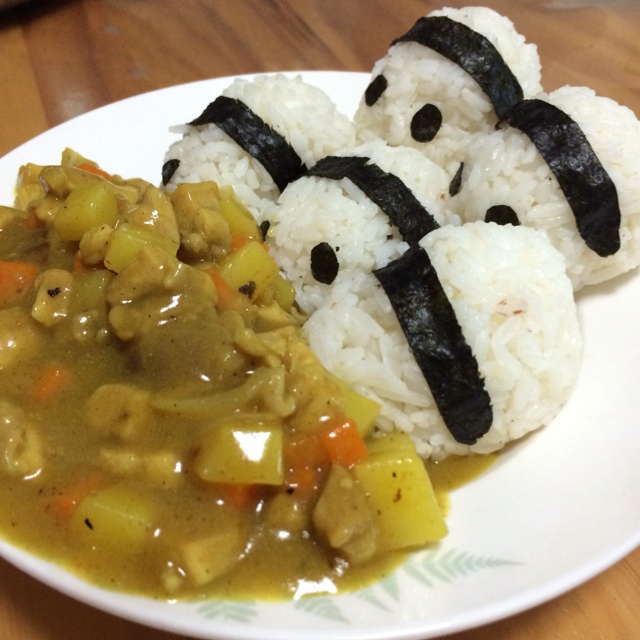 咖喱风熊猫吃翔