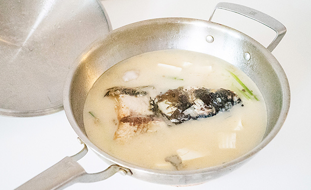 奶色鱼头豆腐汤的做法