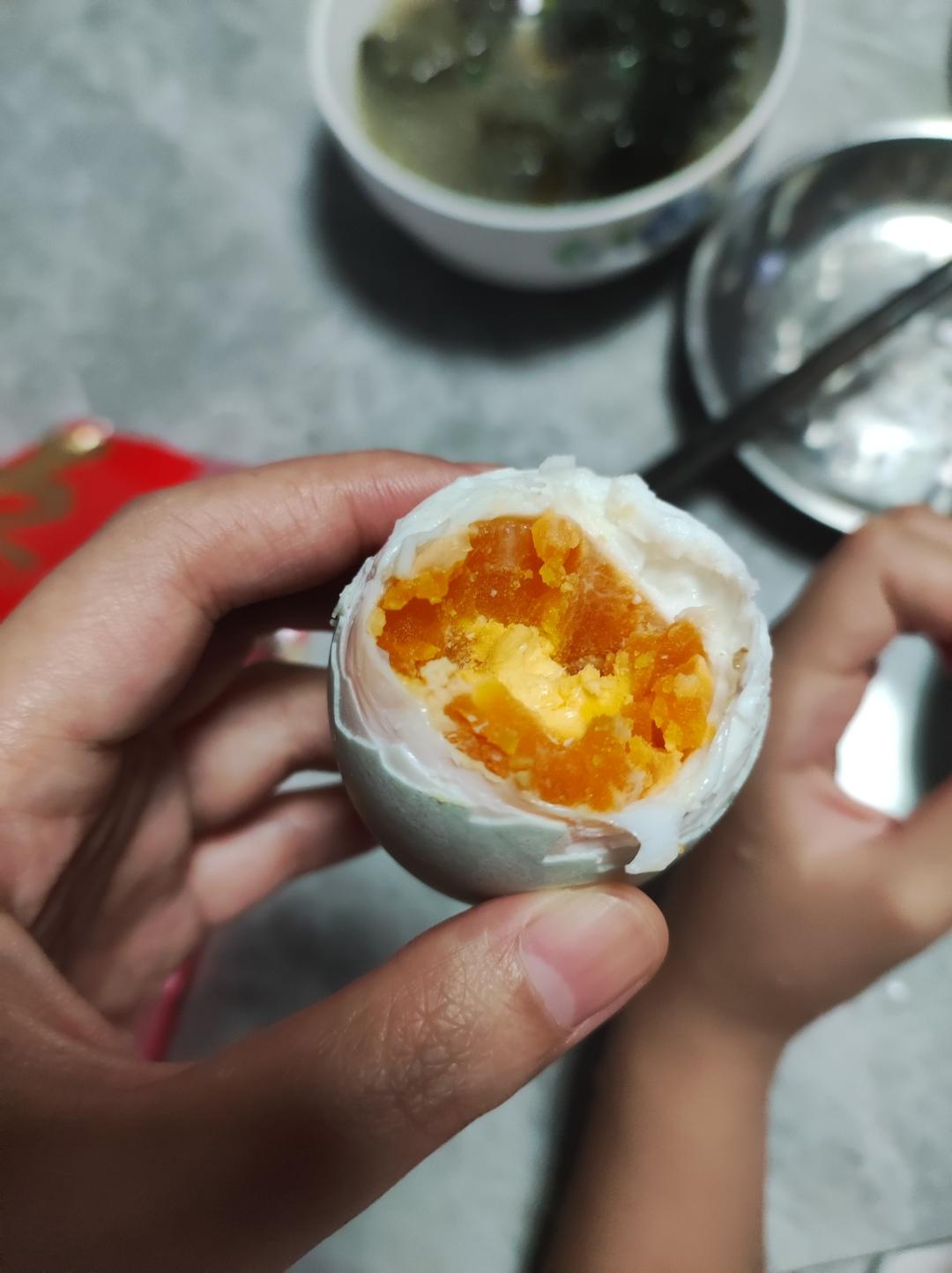 不咸不淡的咸鸭蛋