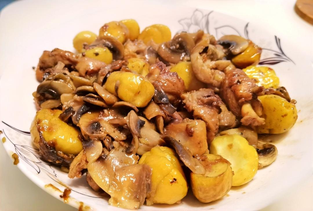 【栗子烧鸡】鸡肉都给你吃，栗子归我~