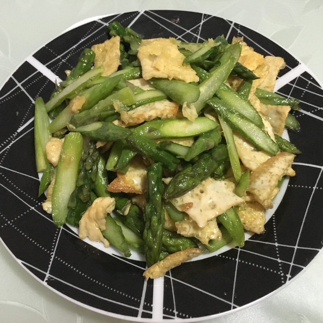 芦笋炒鸡蛋