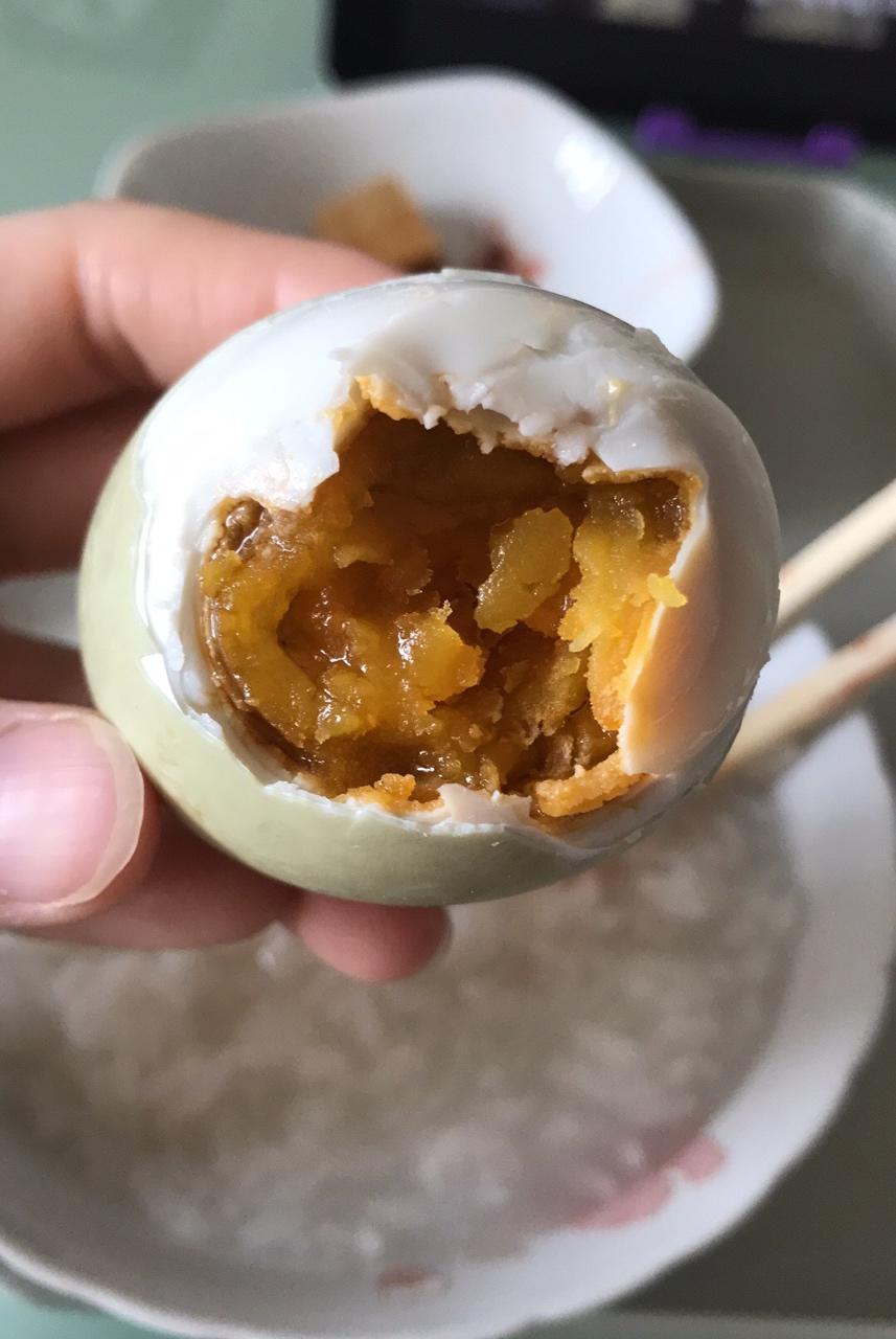 自制咸蛋： 100%出油起沙的咸蛋