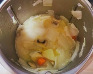 白菜土豆奶油浓汤的做法 步骤5