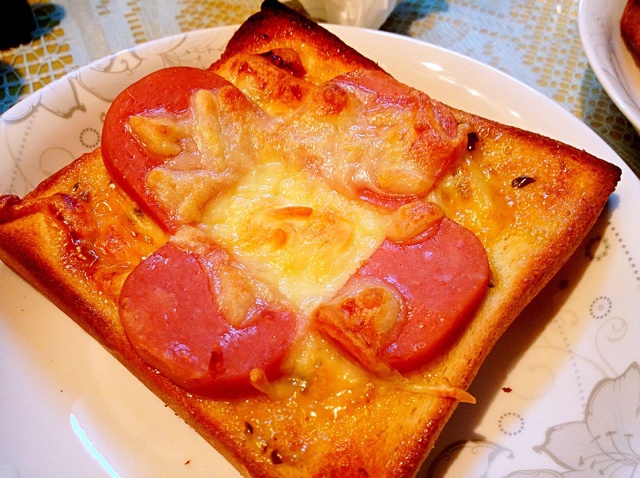 沙拉酱烤土司片