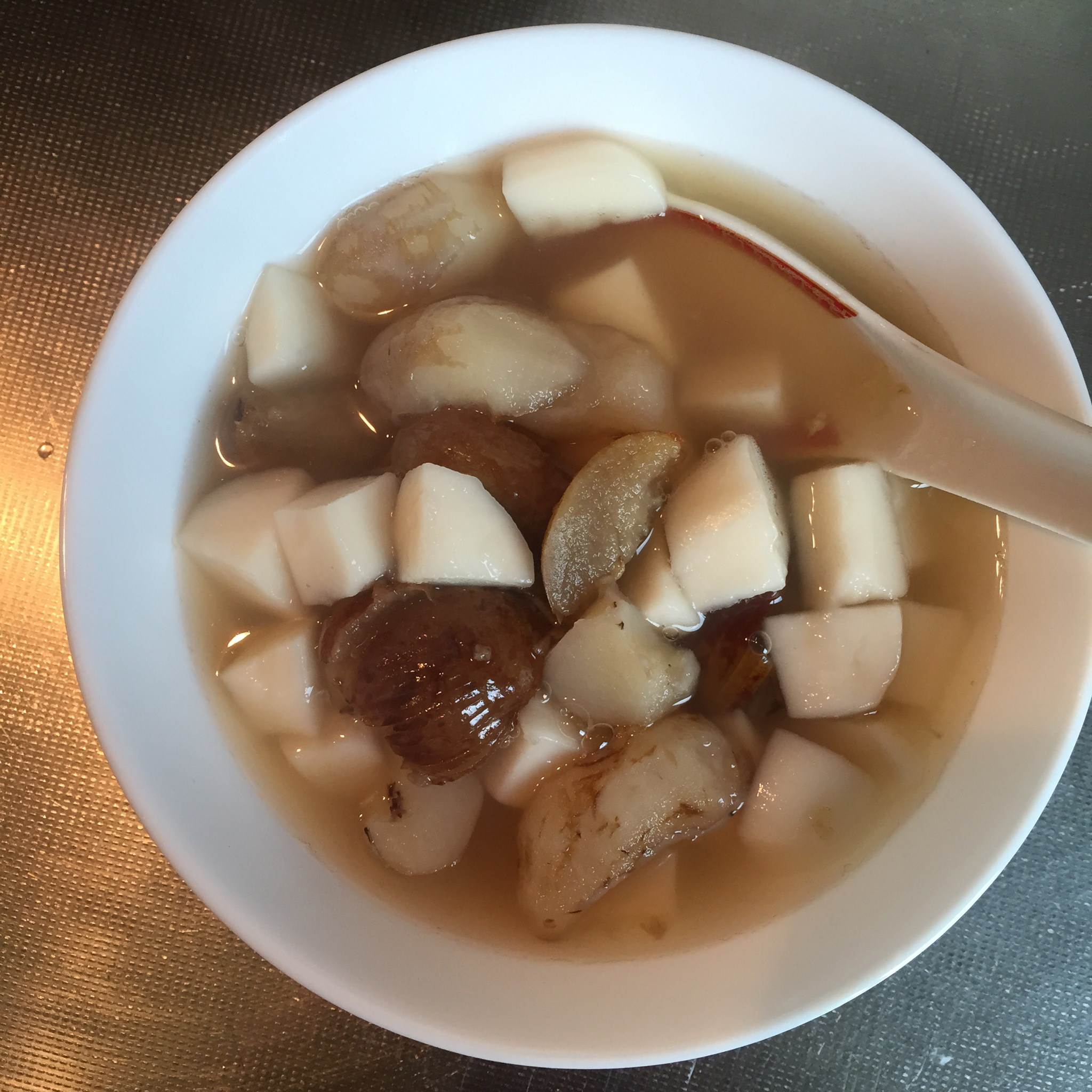 红雨家做的马蹄蜜枣糖水