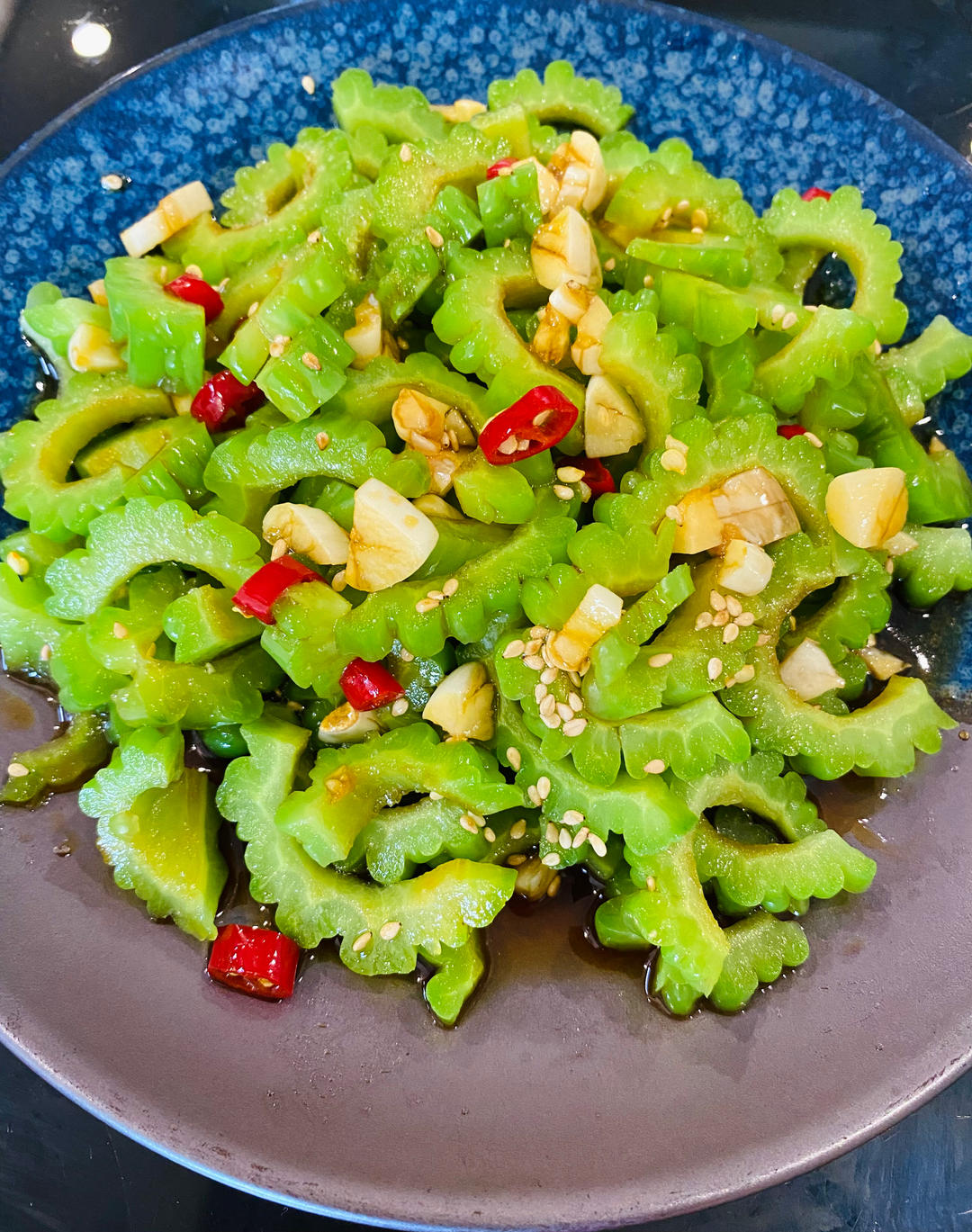 凉拌苦瓜(色碧、味脆)