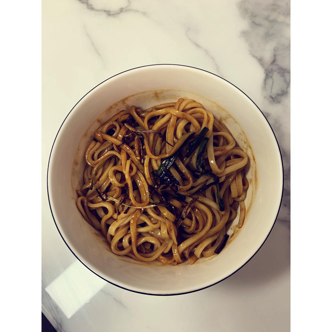 10分钟搞定的一碗葱油拌面