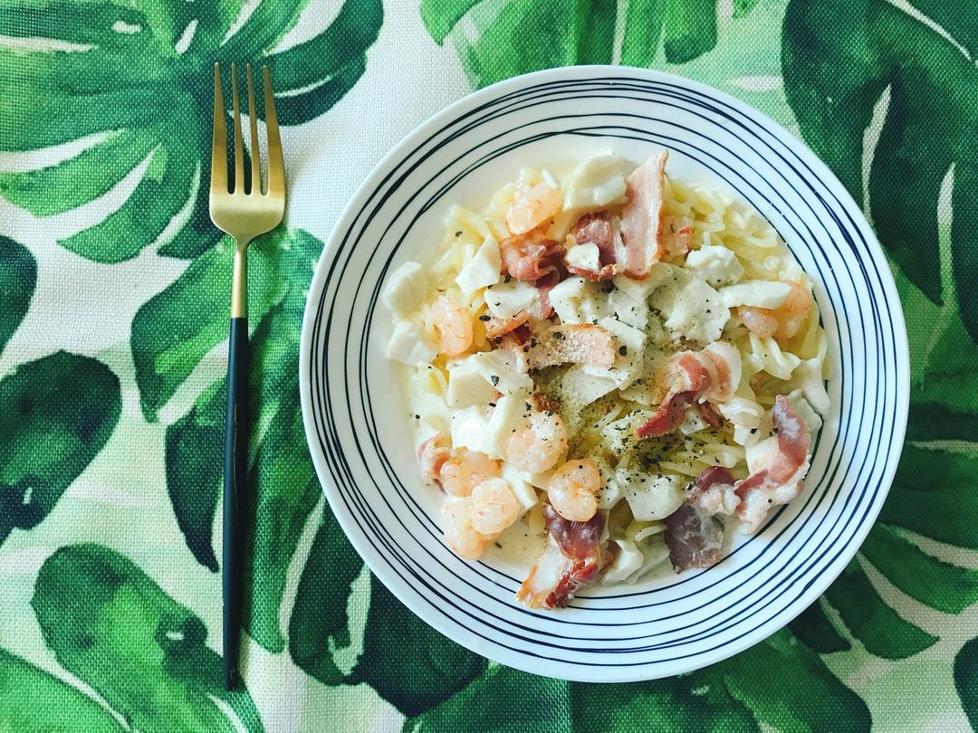 白蘑菇奶油培根意面