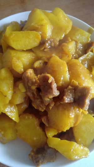 咖喱土豆炖牛肉的做法 步骤3