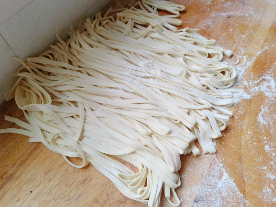 快手纯手工擀面条