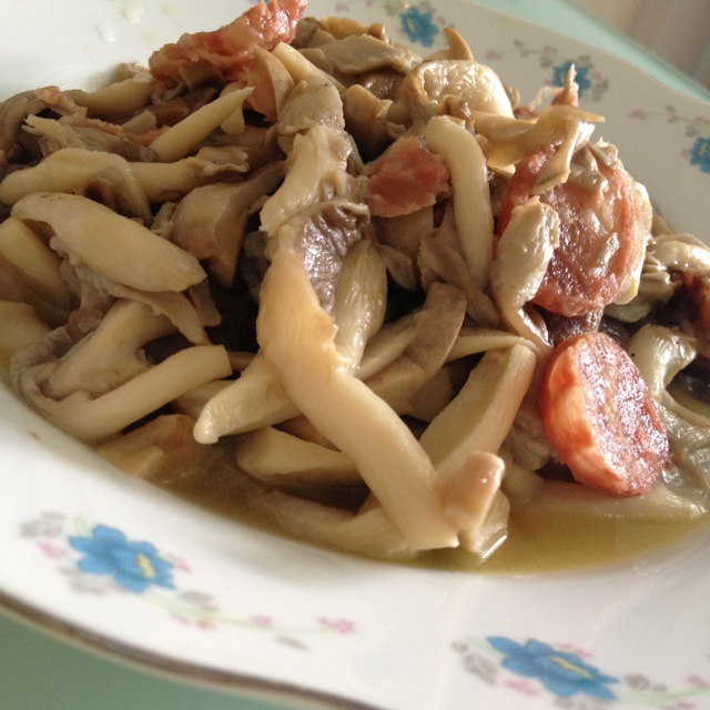 tapop做的秀珍菇炒香肠