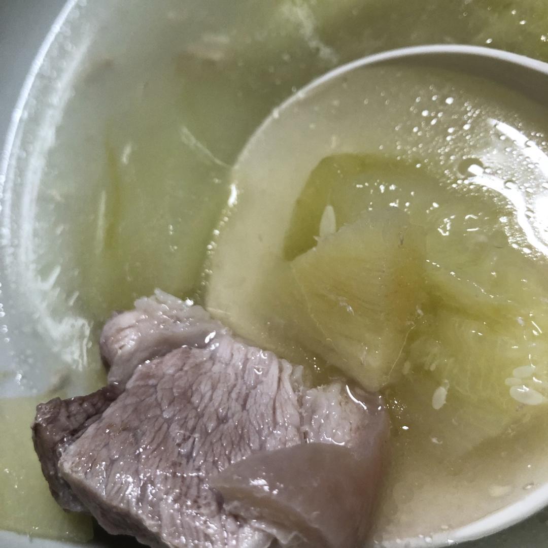〈老黄瓜排骨汤〉，喝汤季节，欣小厨 😉