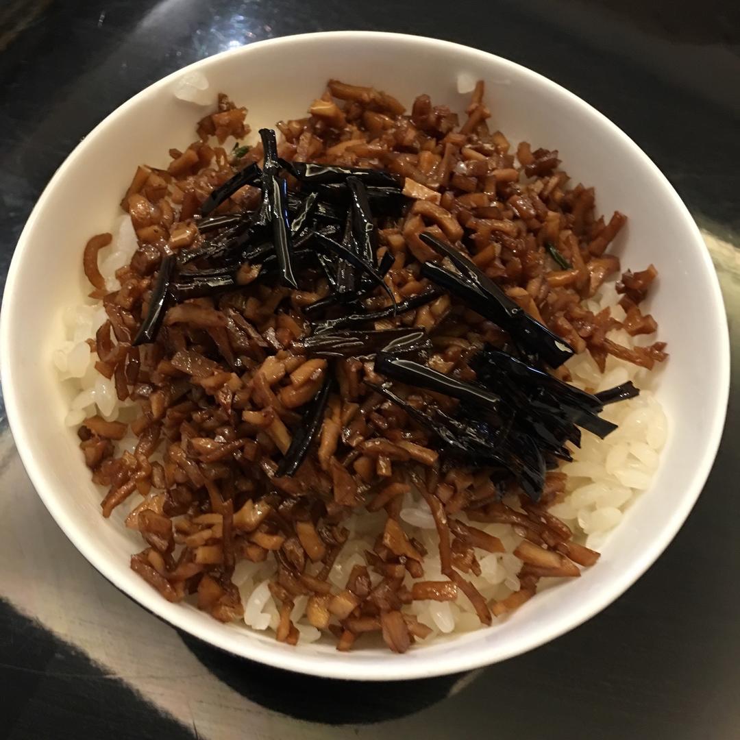 葱油五香干糯米饭的做法