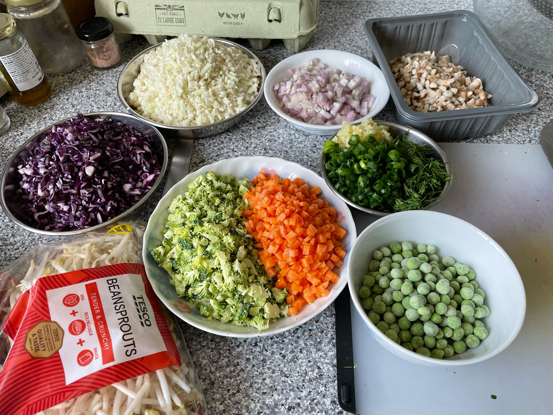 【健康三餐】三文鱼时蔬菜花米炒饭