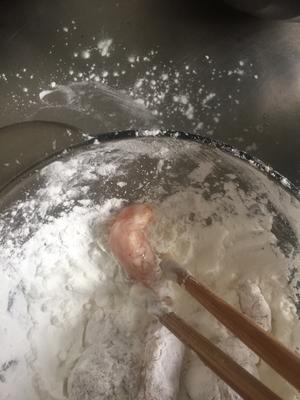 不用裹鸡蛋液，面包糠的神仙鸡柳的做法 步骤7