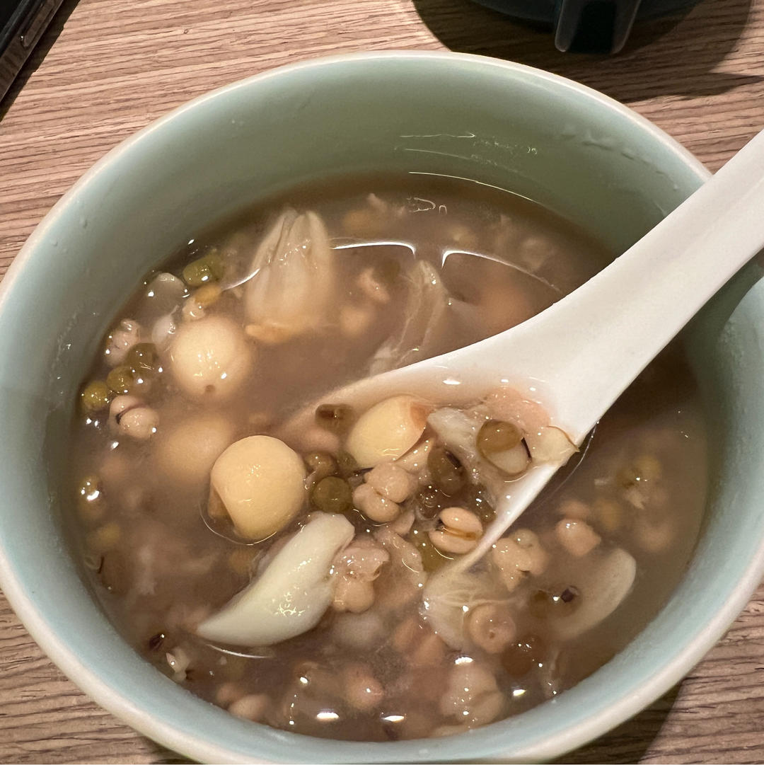 清心莲子百合绿豆汤