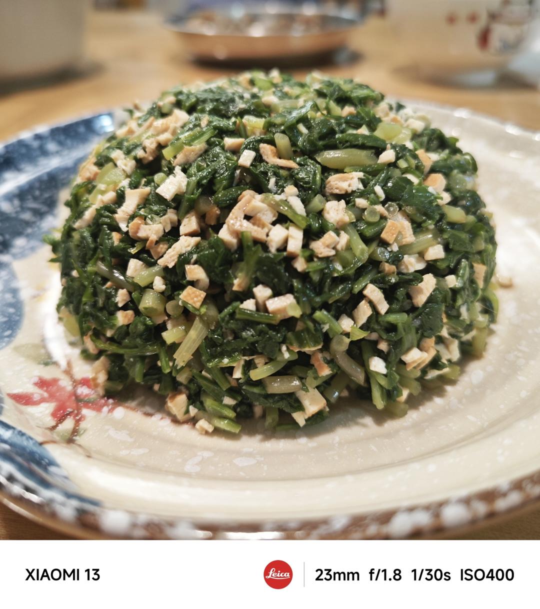 凉拌马兰头香干