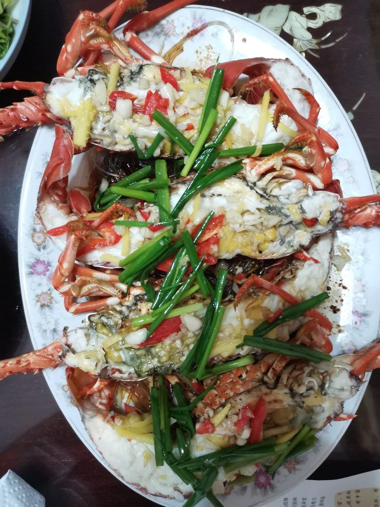 蒜蓉粉丝清蒸龙虾（小青龙）