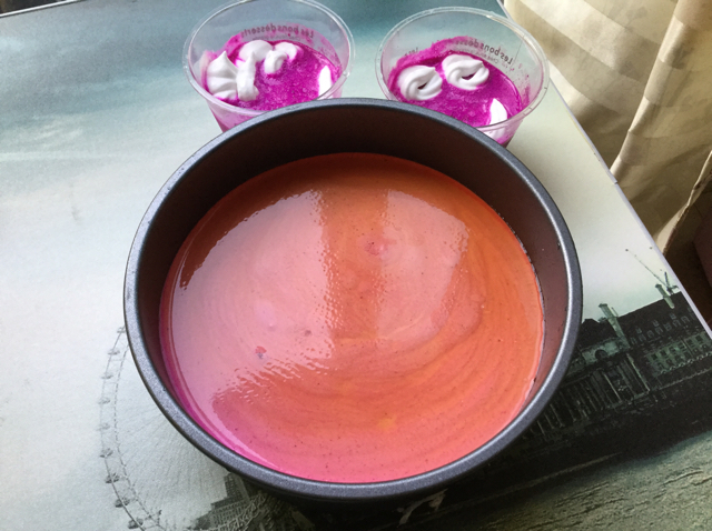 火龙果慕斯（小蛋糕）