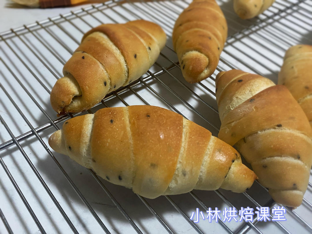 黑芝麻盐面包