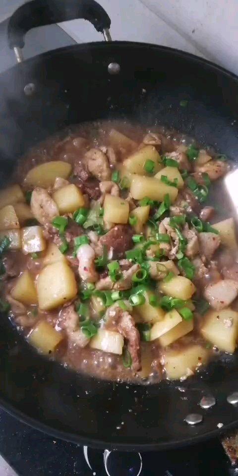 土豆红烧肉