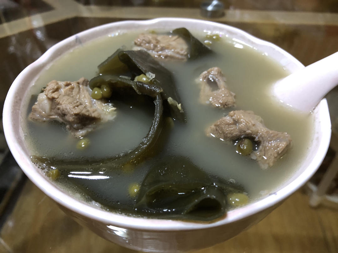 绿豆海带排骨汤